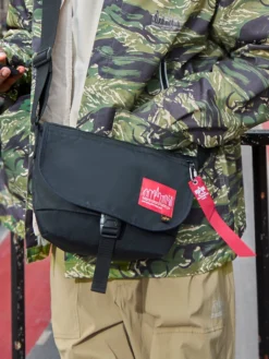 ALPHA X MANHATTAN PORTAGE NYLON MESSENGER BAG SM