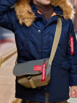ALPHA X MANHATTAN PORTAGE NYLON MESSENGER BAG SM