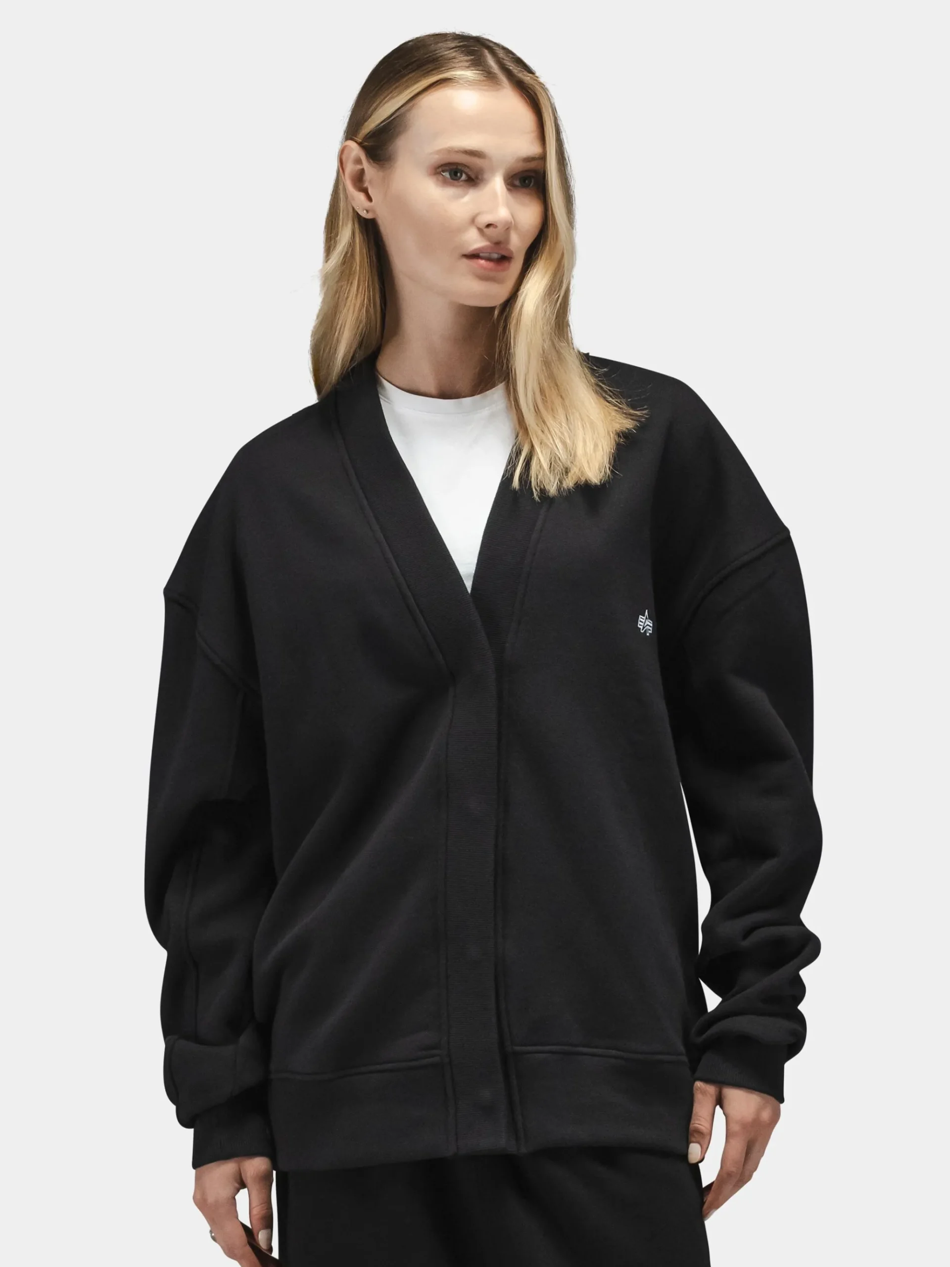 ESSENTIAL CARDIGAN