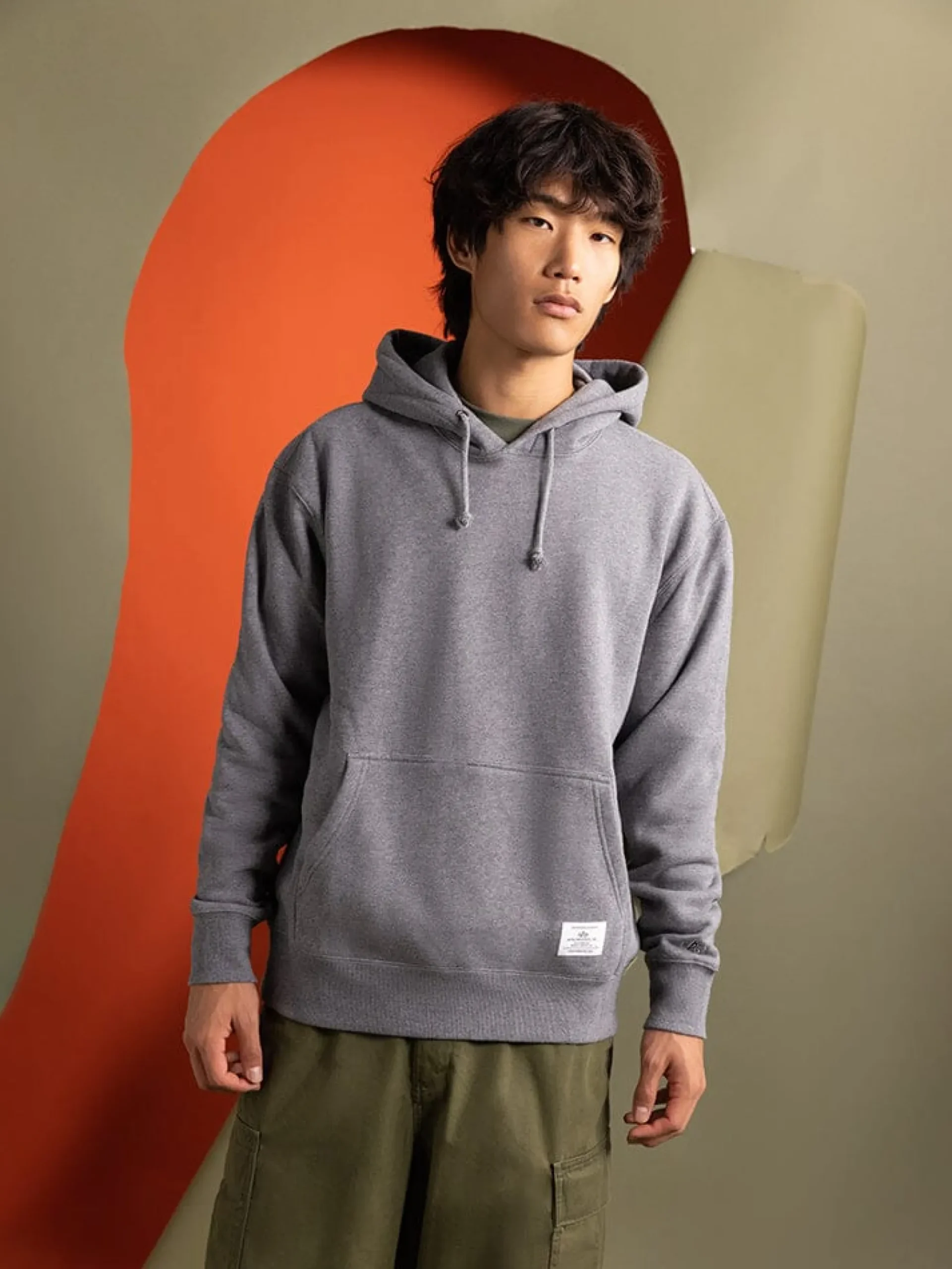 ESSENTIAL HOODIE