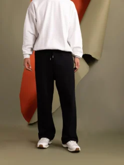 ESSENTIAL SWEATPANTS