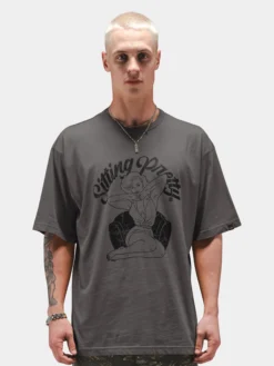 RELAXED SITTING PRETTY TEE