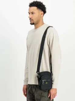 SMALL LABEL MESSENGER BAG