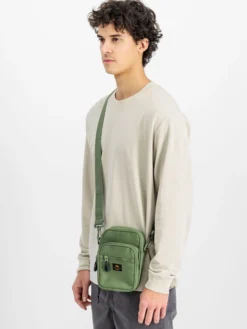 SMALL LABEL MESSENGER BAG