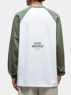 UNFRM LONG-SLEEVED RAGLAN T-SHIRT